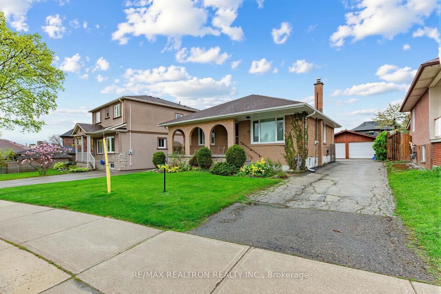 10 Tumpane Street, Toronto, ON — photo 3