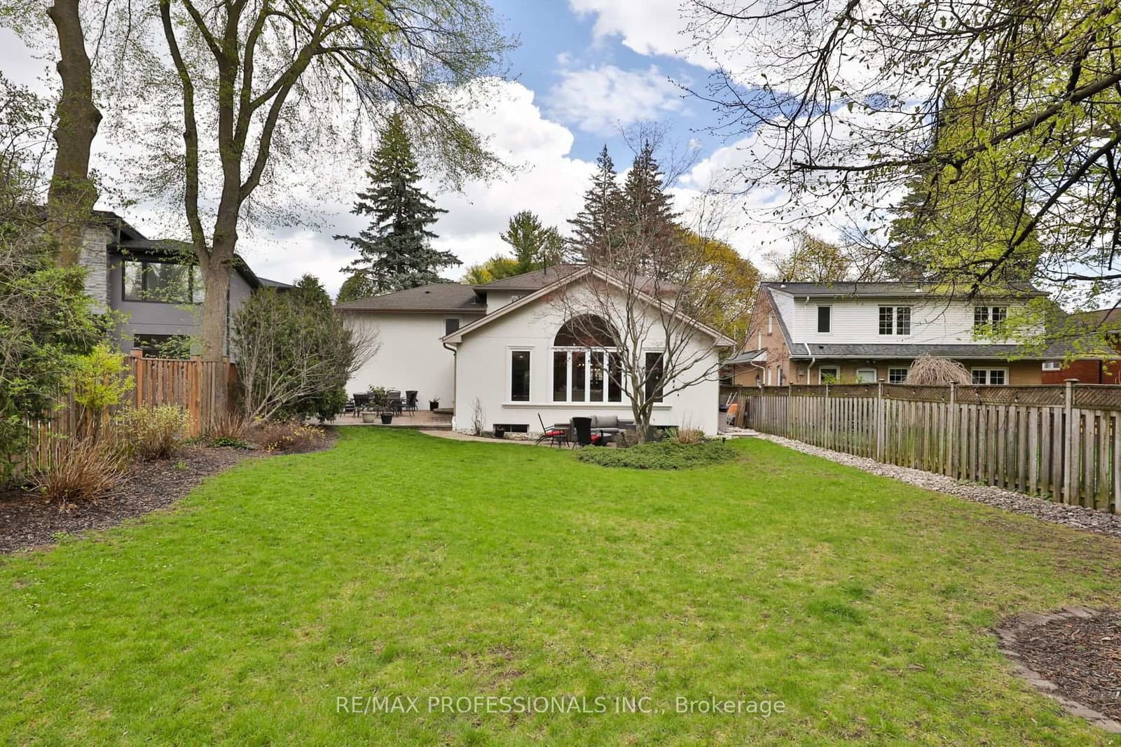 11 Cranleigh Court, Toronto, ON — photo 3