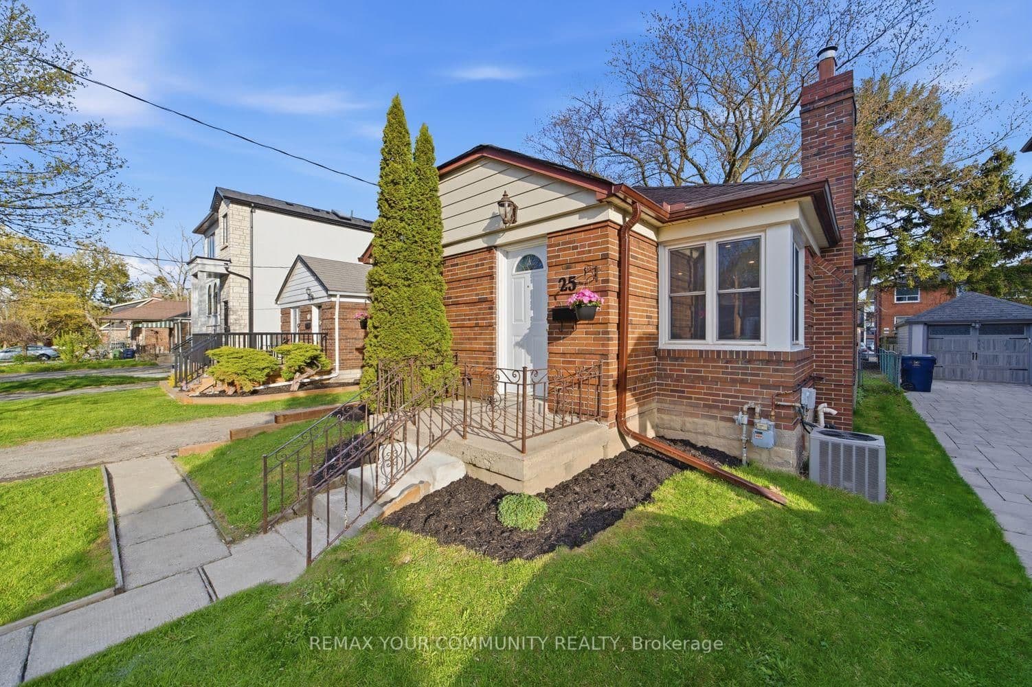 25 Murrie Street, Toronto, ON — photo 2