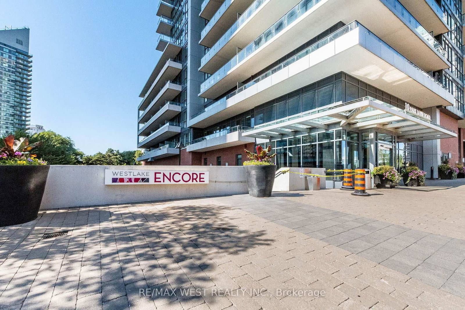 602 - 10 Park Lawn Road, Toronto, ON — photo 2