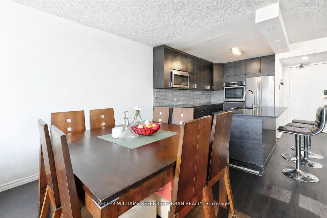 1811 - 10 Martha Eaton Way, Toronto, ON — photo 2