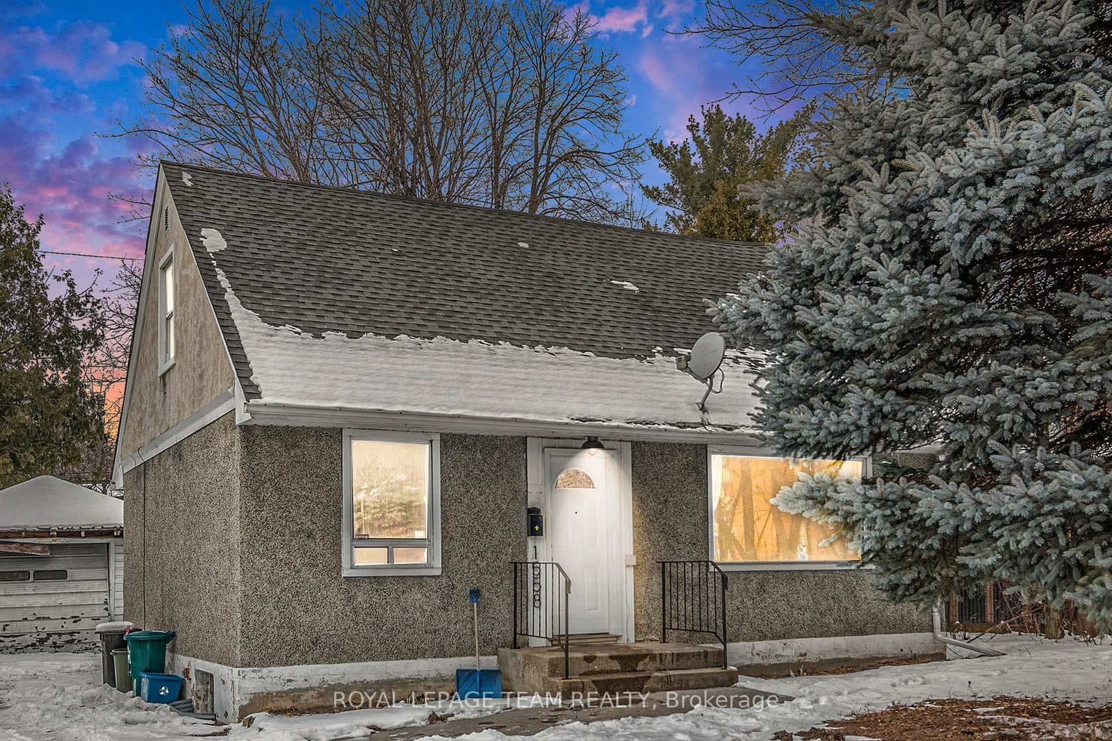 1558 Alta Vista Drive, Ottawa, ON