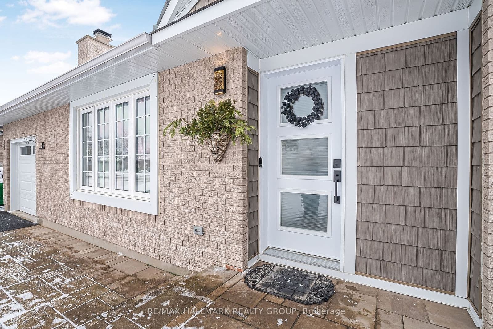 16 Barrhaven Crescent, Ottawa, ON — photo 2