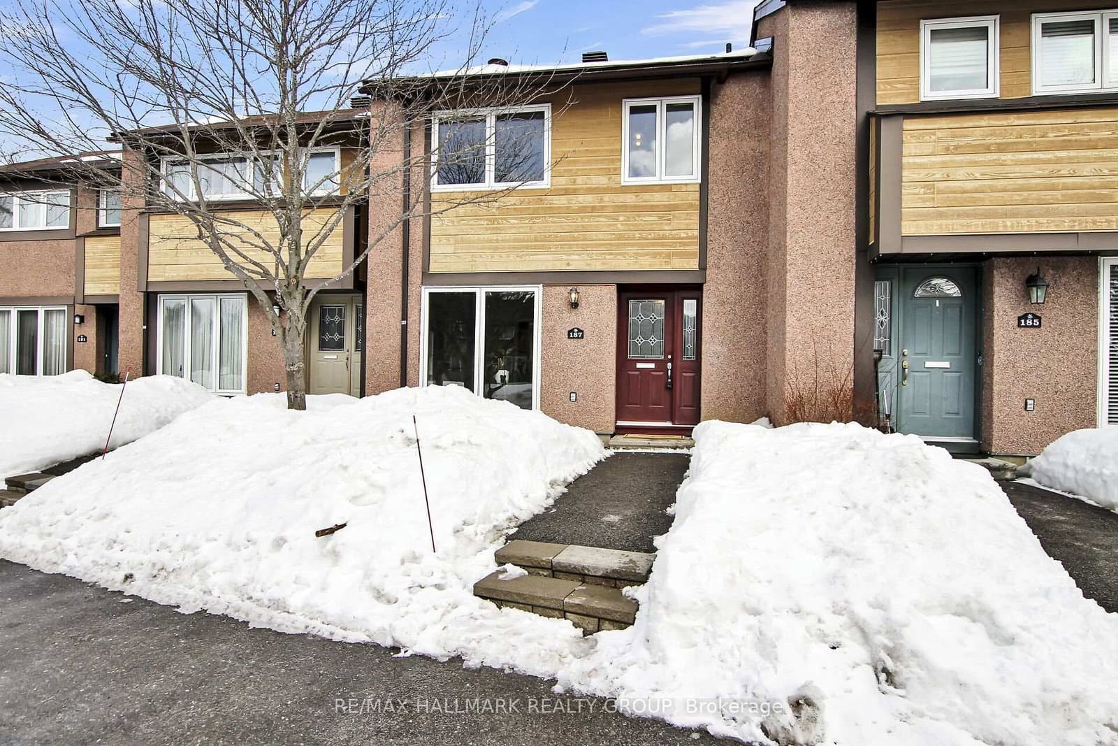 187 Huntridge, Ottawa, ON — photo 2
