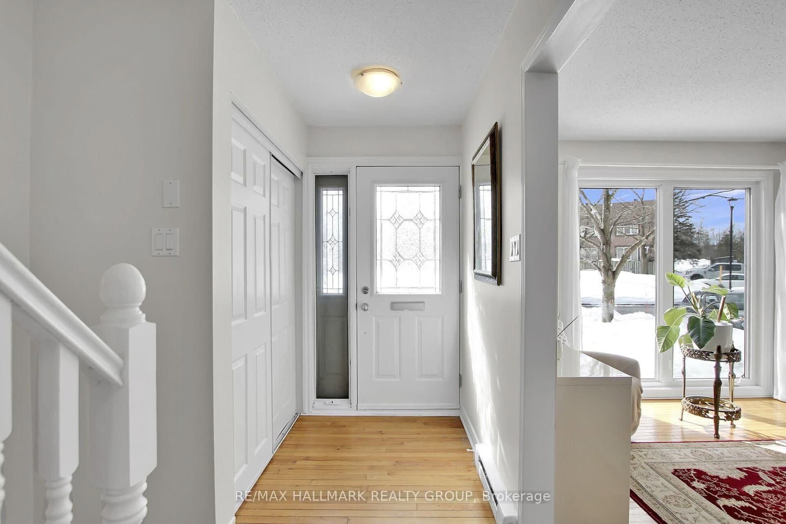 187 Huntridge, Ottawa, ON — photo 3
