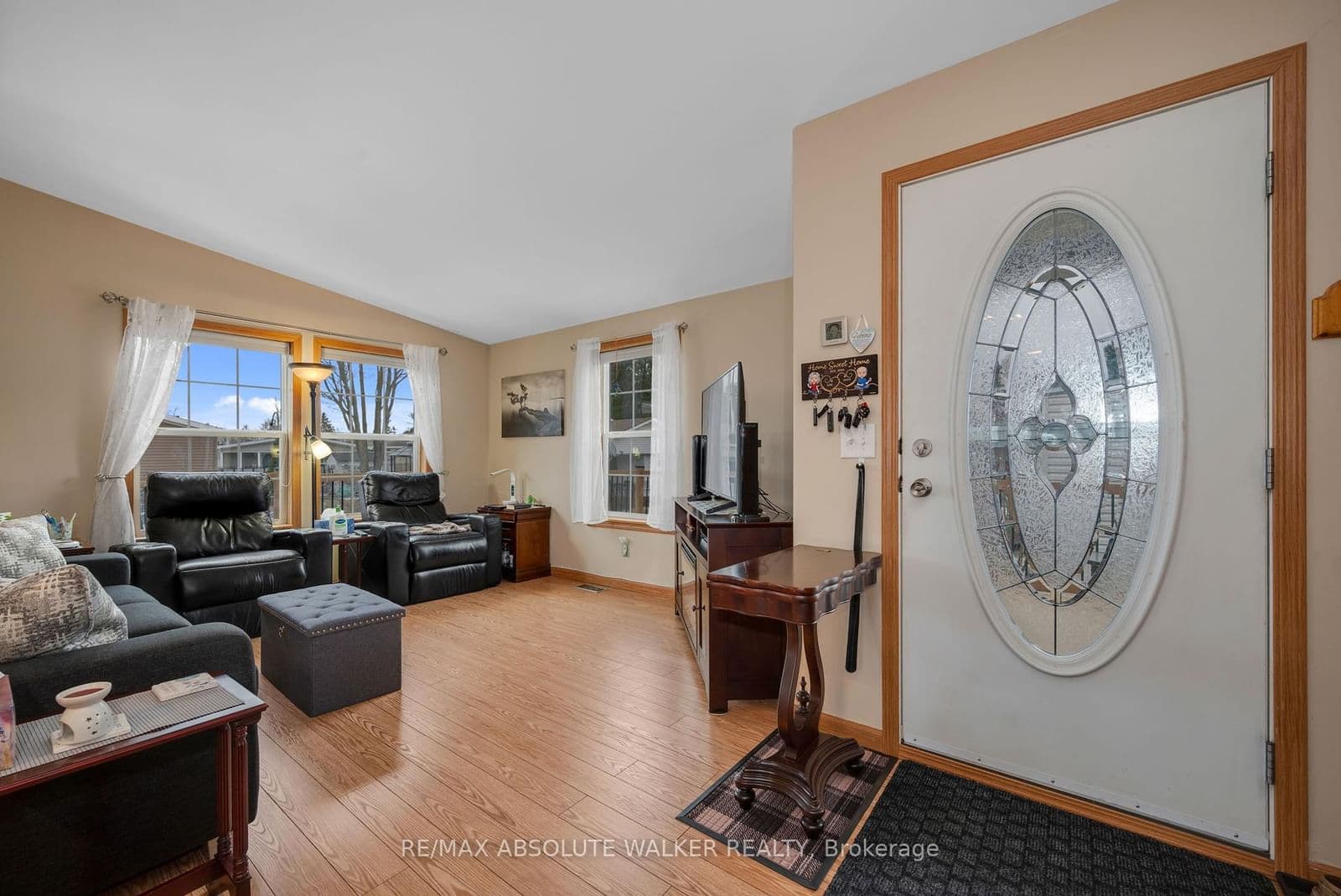 17 Tracy Avenue, Ottawa, ON — photo 2