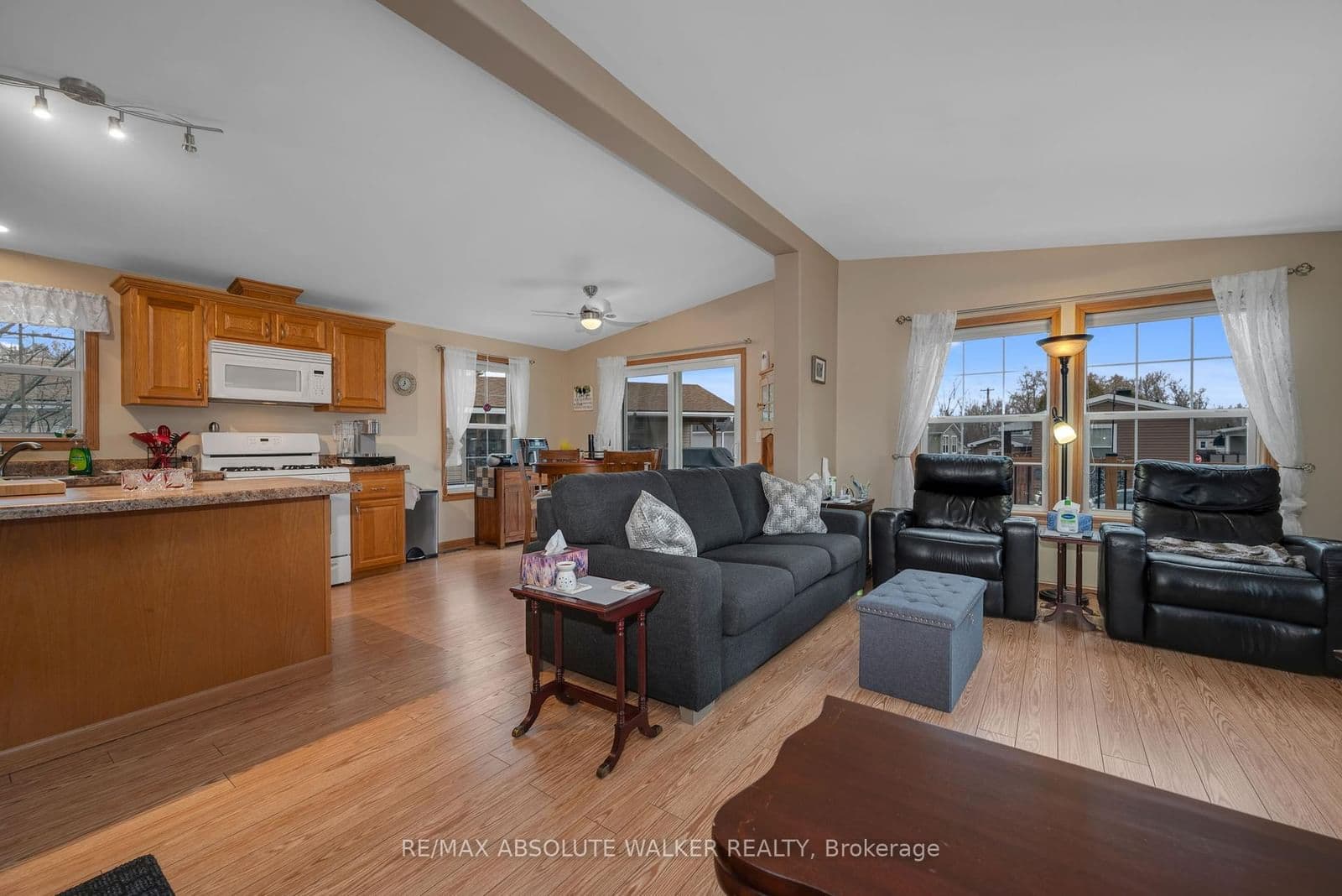 17 Tracy Avenue, Ottawa, ON — photo 3