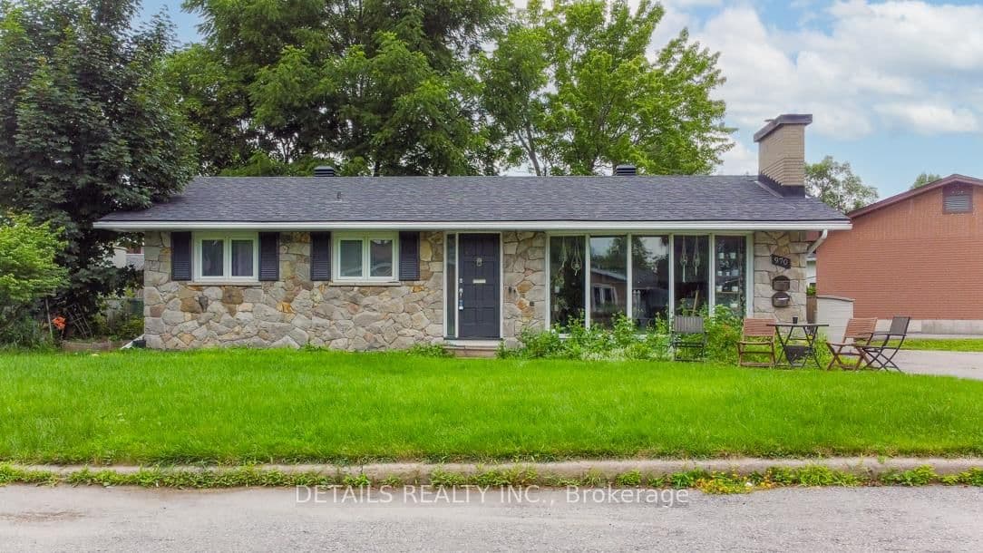 970 Shamir Avenue, Ottawa, ON