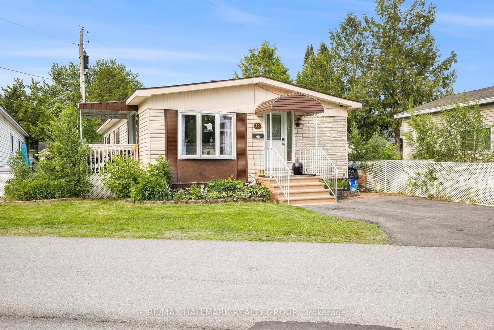 12 Vanier Road, Ottawa, ON — photo 2