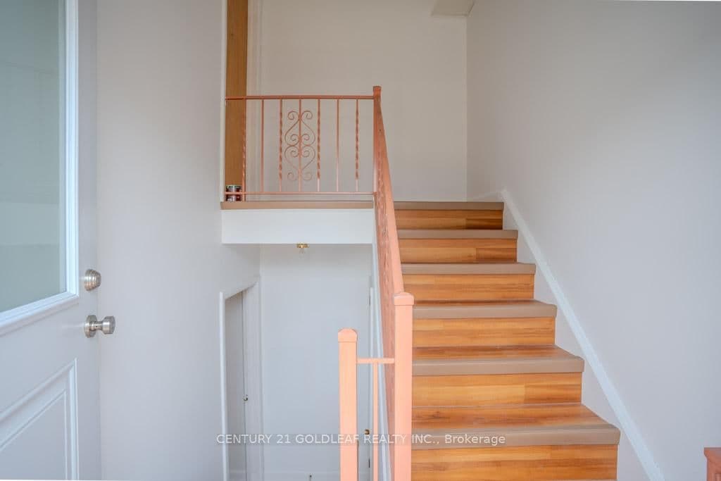 151 Montfort Street, Ottawa, ON — photo 2