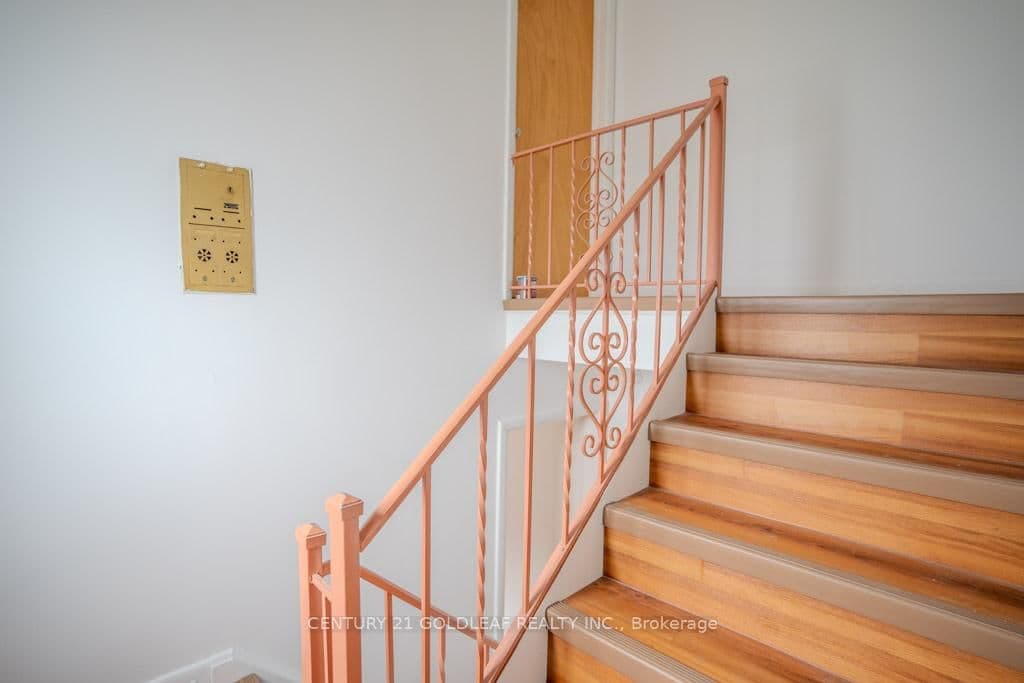 151 Montfort Street, Ottawa, ON — photo 3