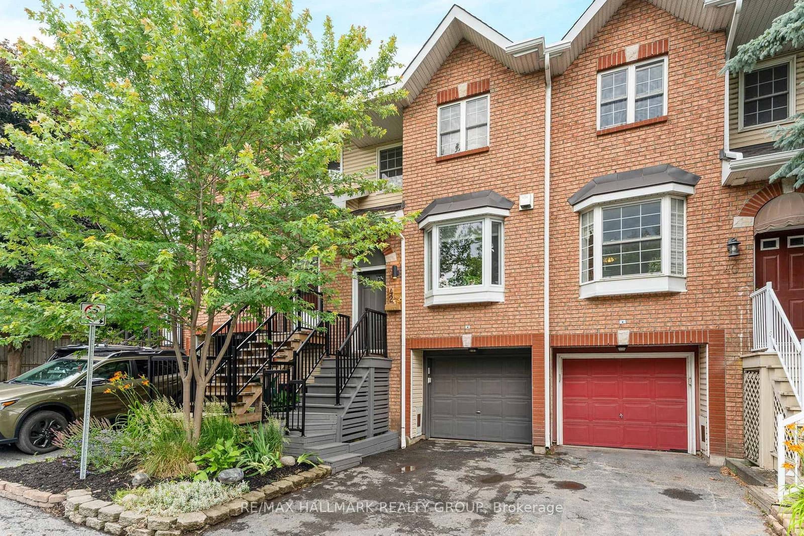 42 Hintonburg Place, Ottawa, ON