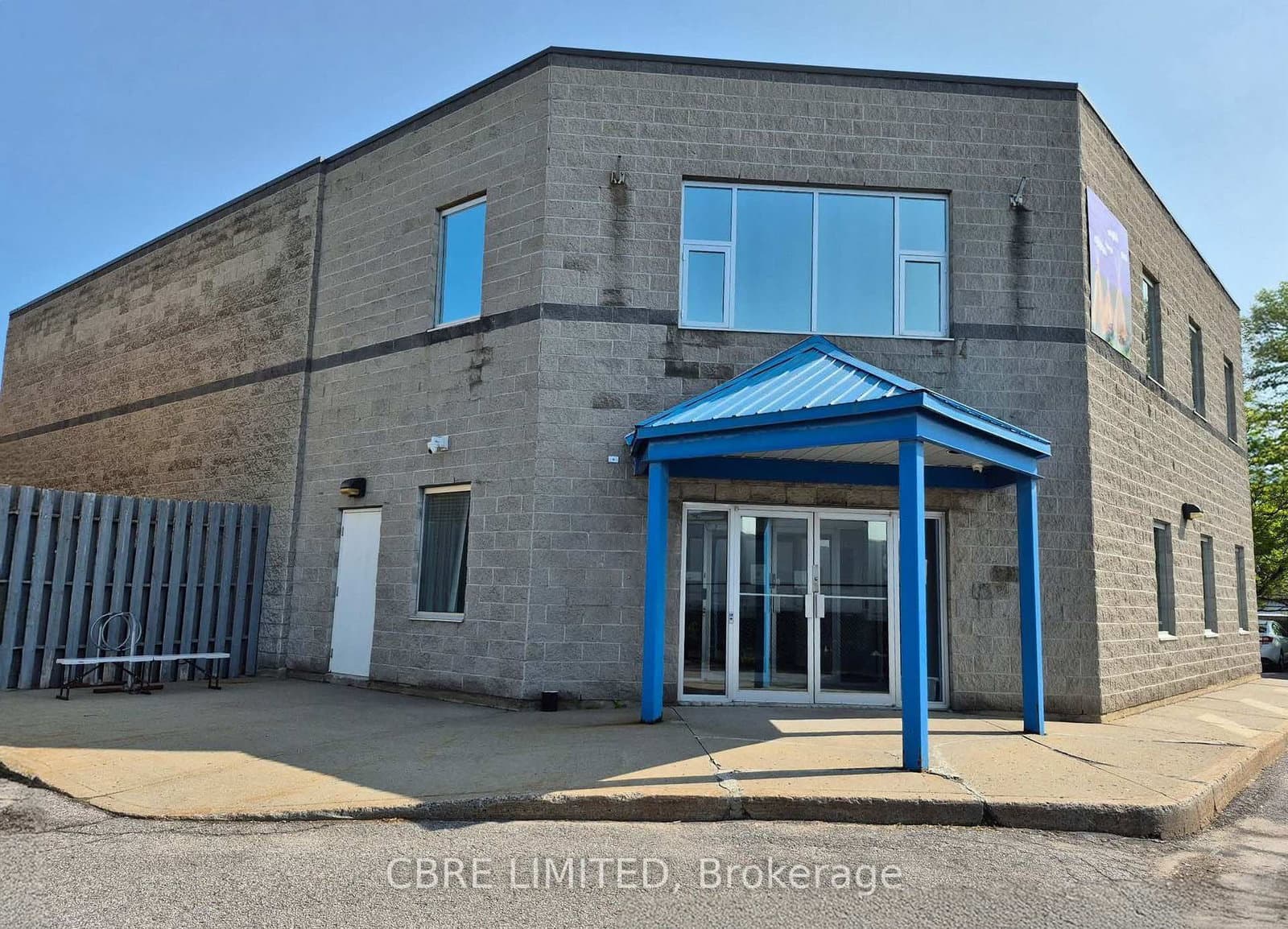 867 St. Laurent Boulevard, Ottawa, ON