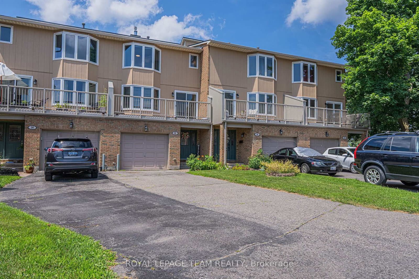 28 HUNTVIEW Private, Ottawa, ON — photo 2