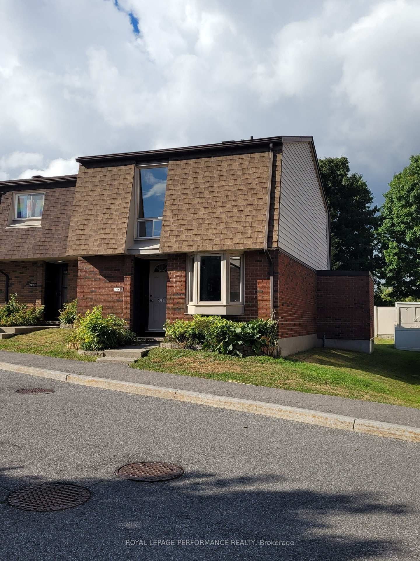 903J Elmsmere Road, Ottawa, ON