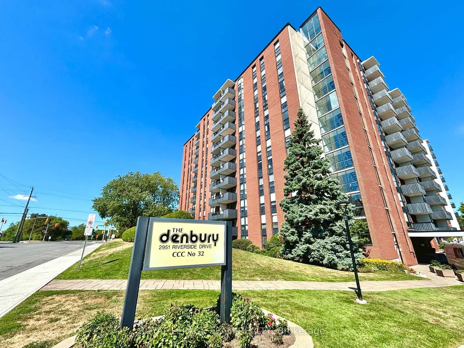 1101 - 2951 Riverside Drive, Ottawa, ON