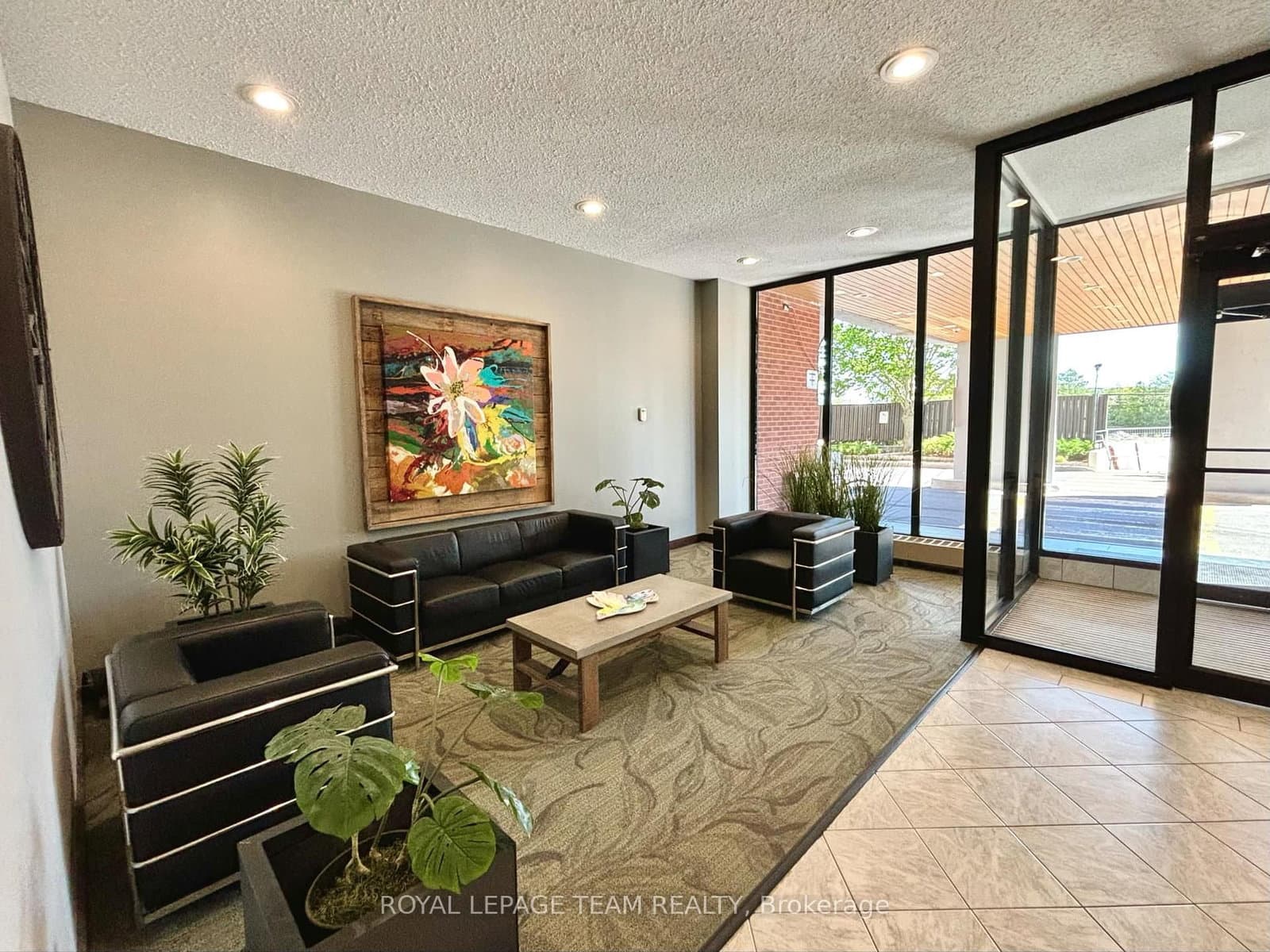 1101 - 2951 Riverside Drive, Ottawa, ON — photo 3