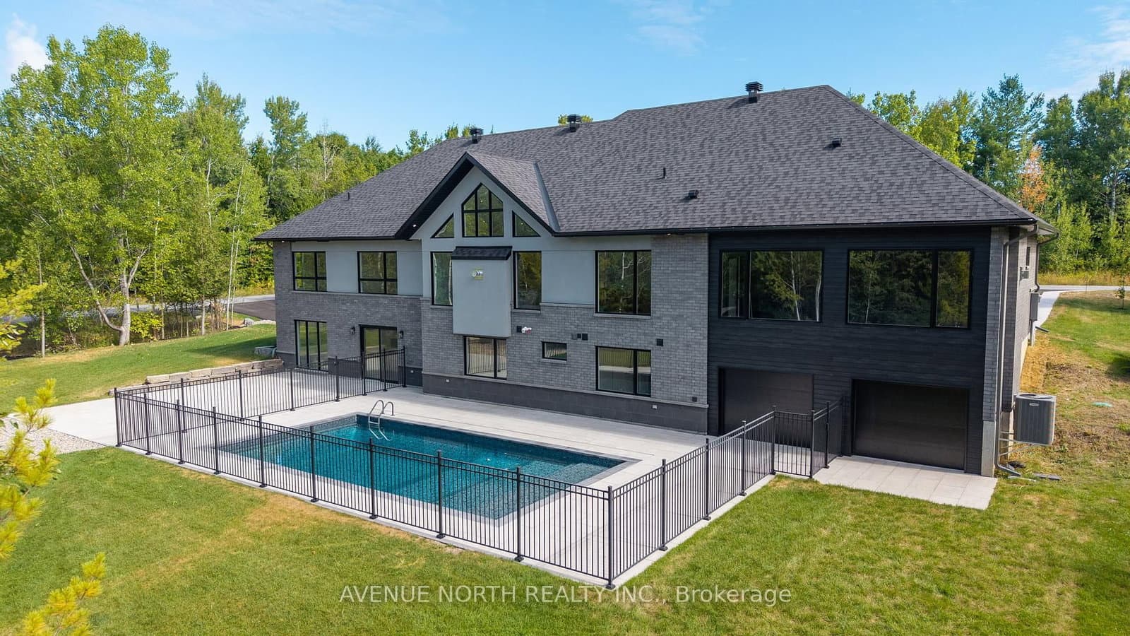 135 Cherryhill Drive, Carp, ON — photo 2