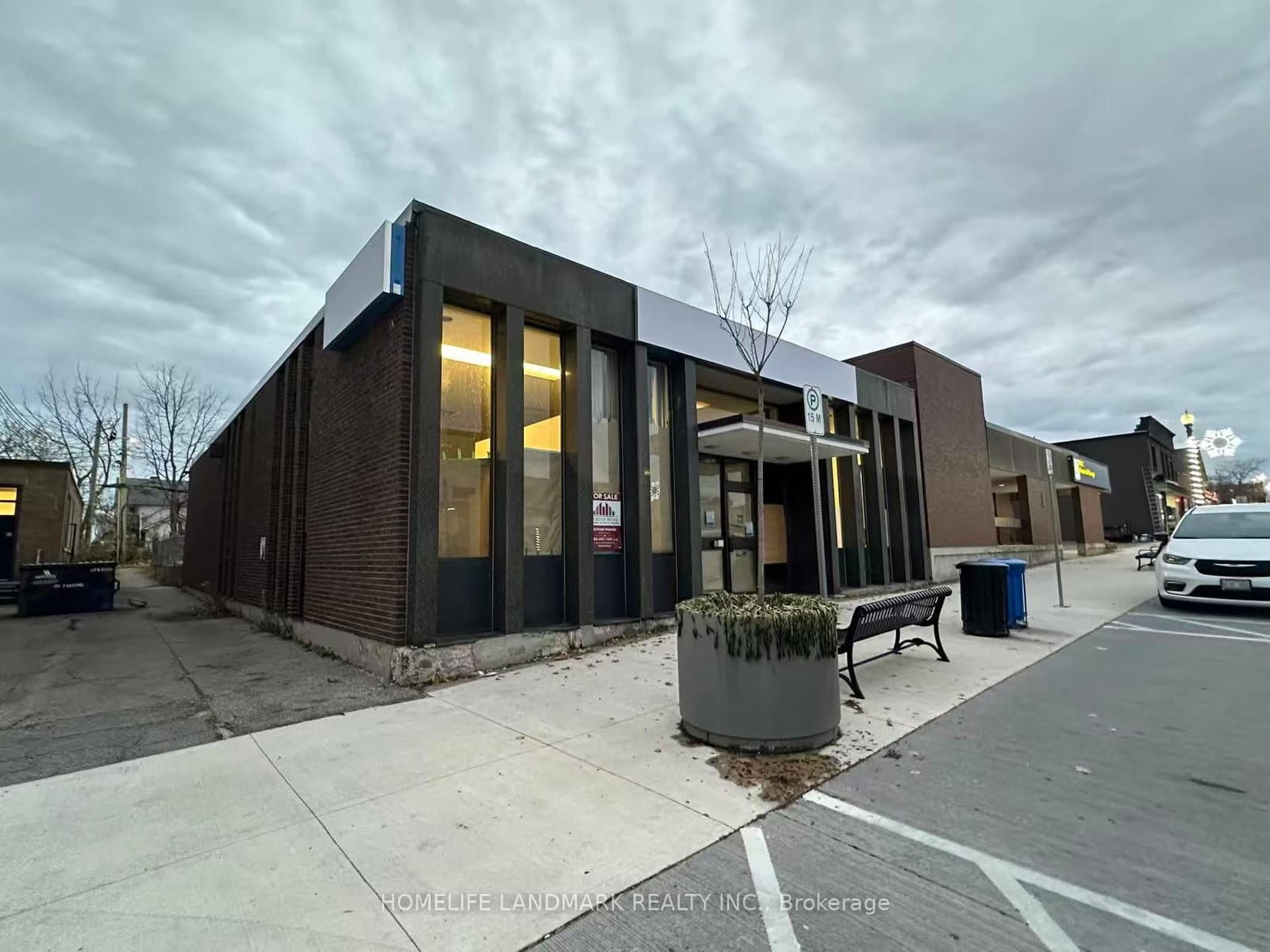 61 Jarvis Street, Fort Erie, ON — photo 3