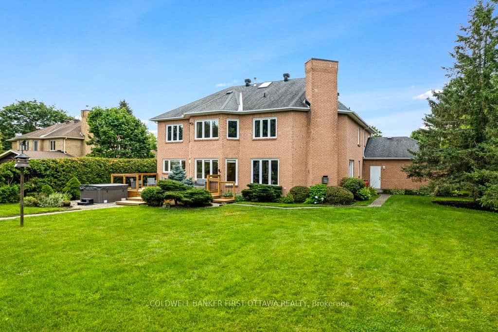 5525 PETTAPIECE Crescent, Manotick, ON — photo 3