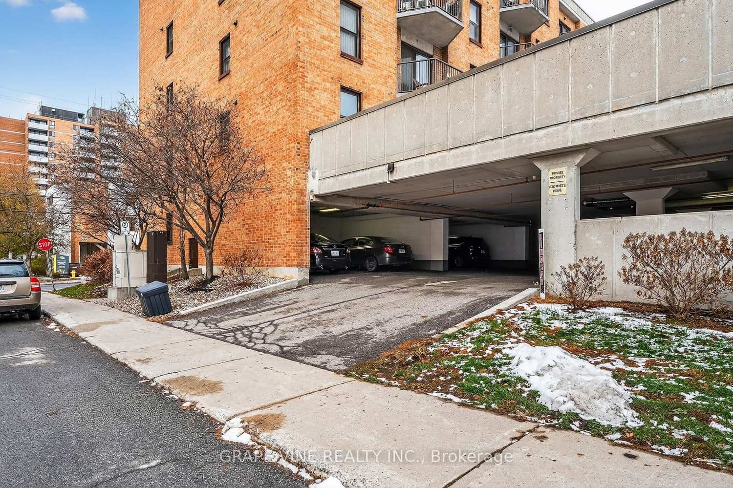 102 - 50 Burnside Avenue, Ottawa, ON — photo 2