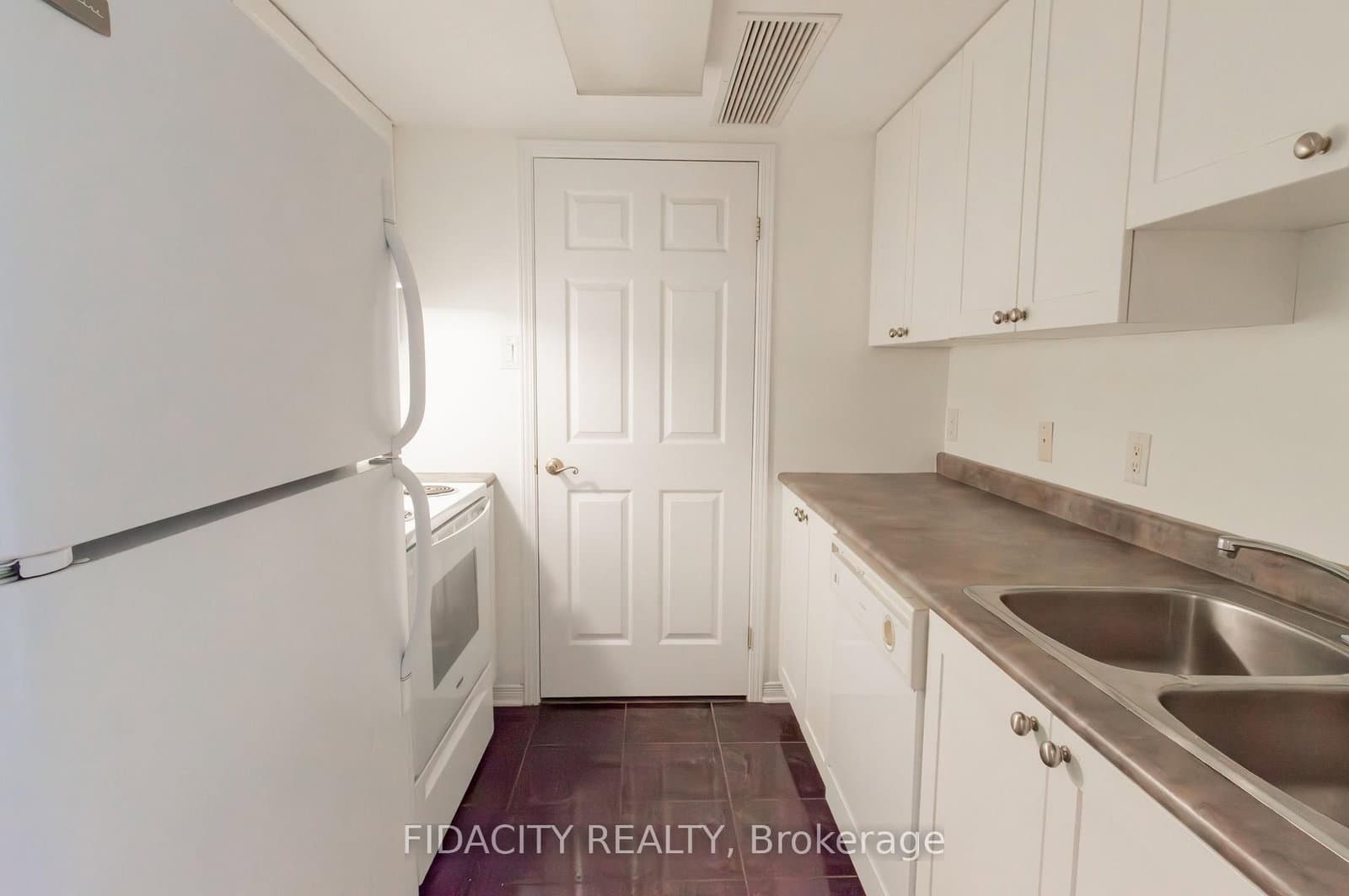 5C - 310 Central Park Drive, Ottawa, ON — photo 3