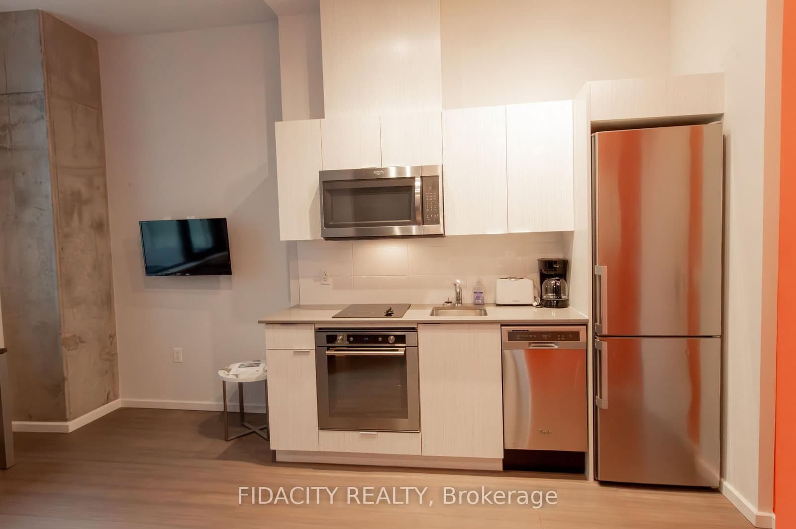 216 - 105 Champagne Avenue, Ottawa, ON — photo 3