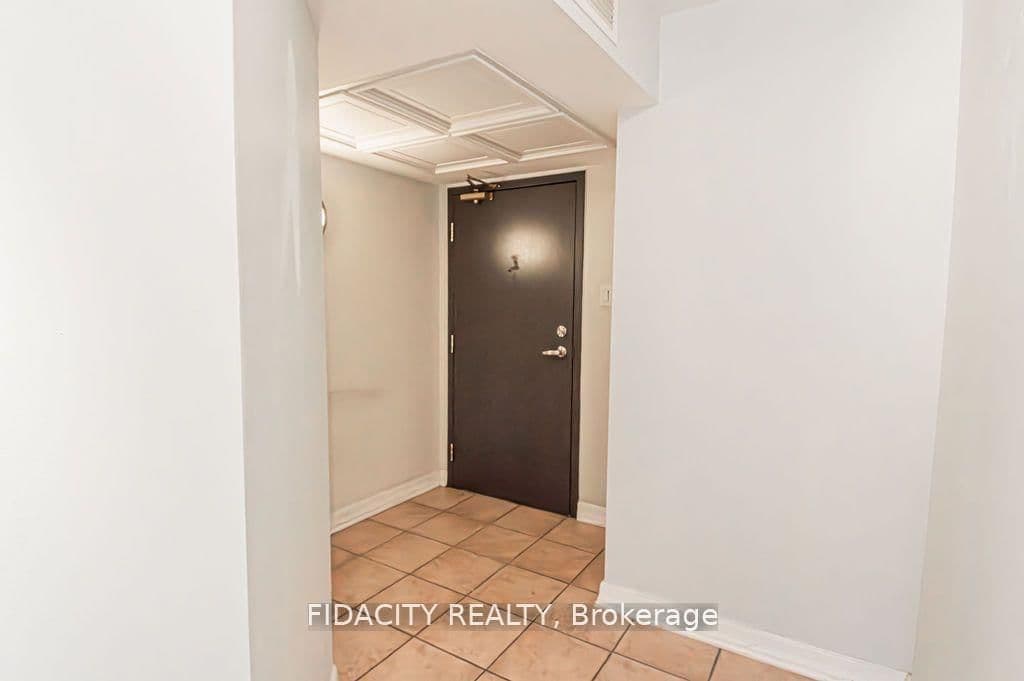5L - 310 Central Park Drive, Ottawa, ON — photo 3