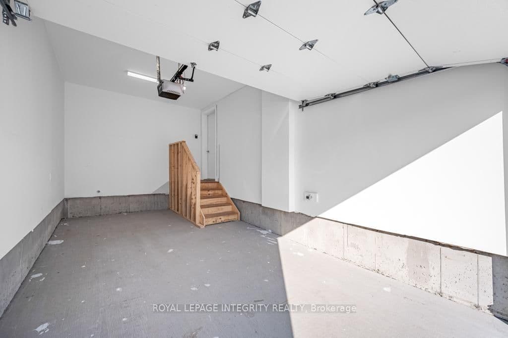 B - 875 CONTOUR Street, Ottawa, ON — photo 3