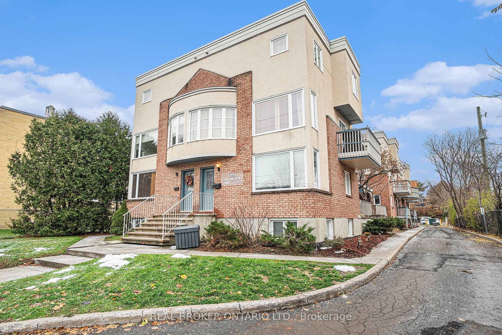 5 - 1204 Shillington Avenue, Ottawa, ON — photo 2