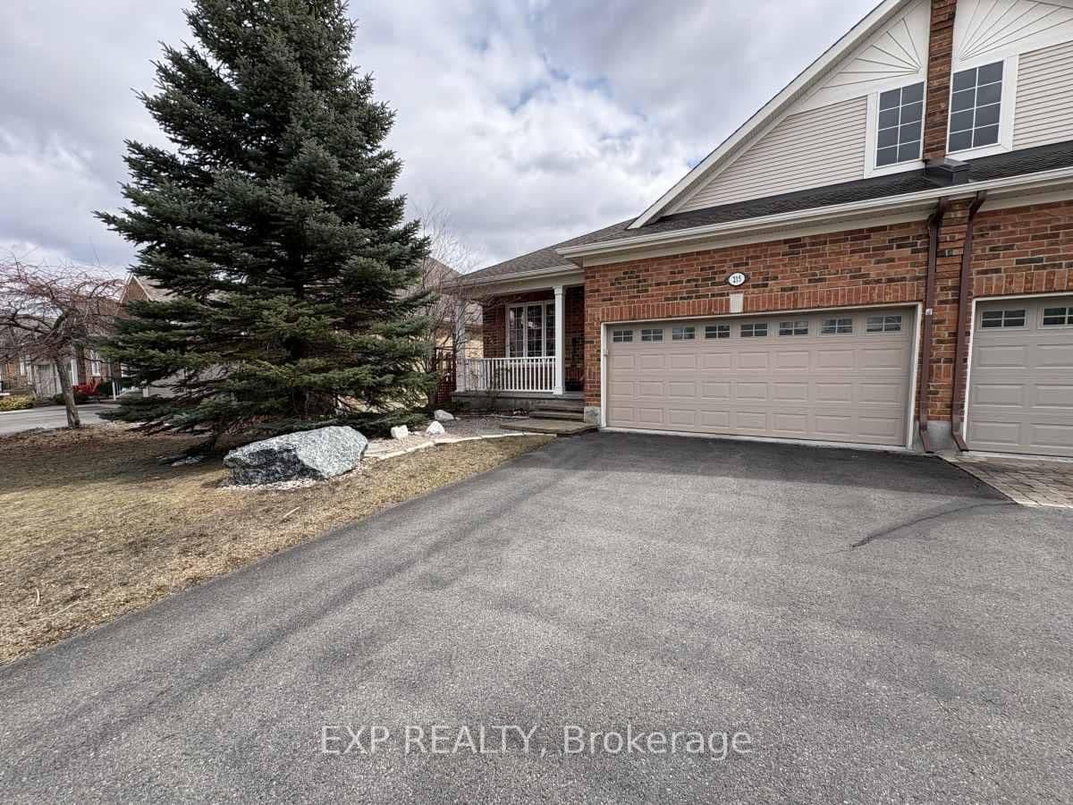 215 Cairnsmore Circle, Ottawa, ON