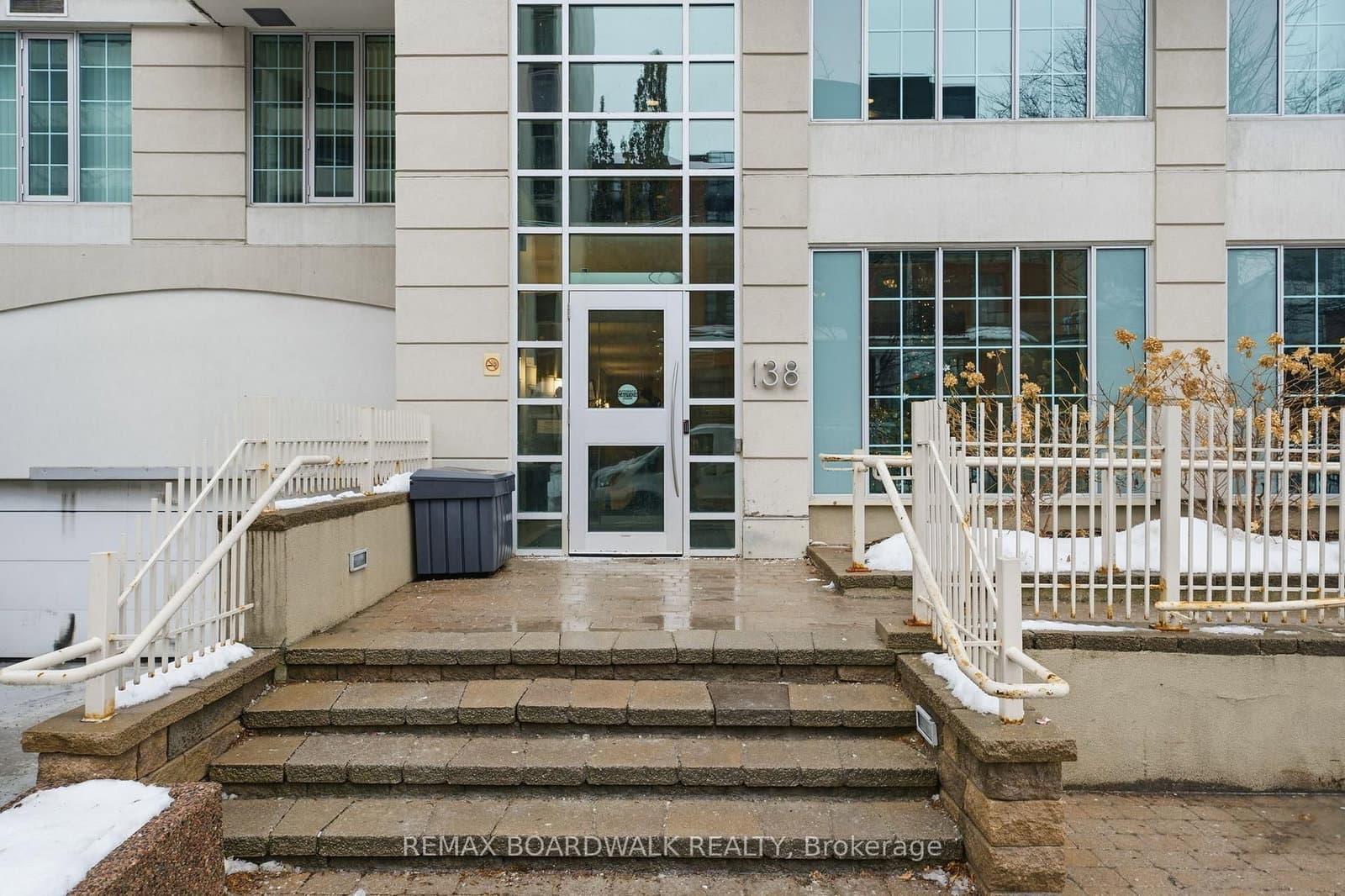 908 - 138 Somerset Street, Ottawa, ON