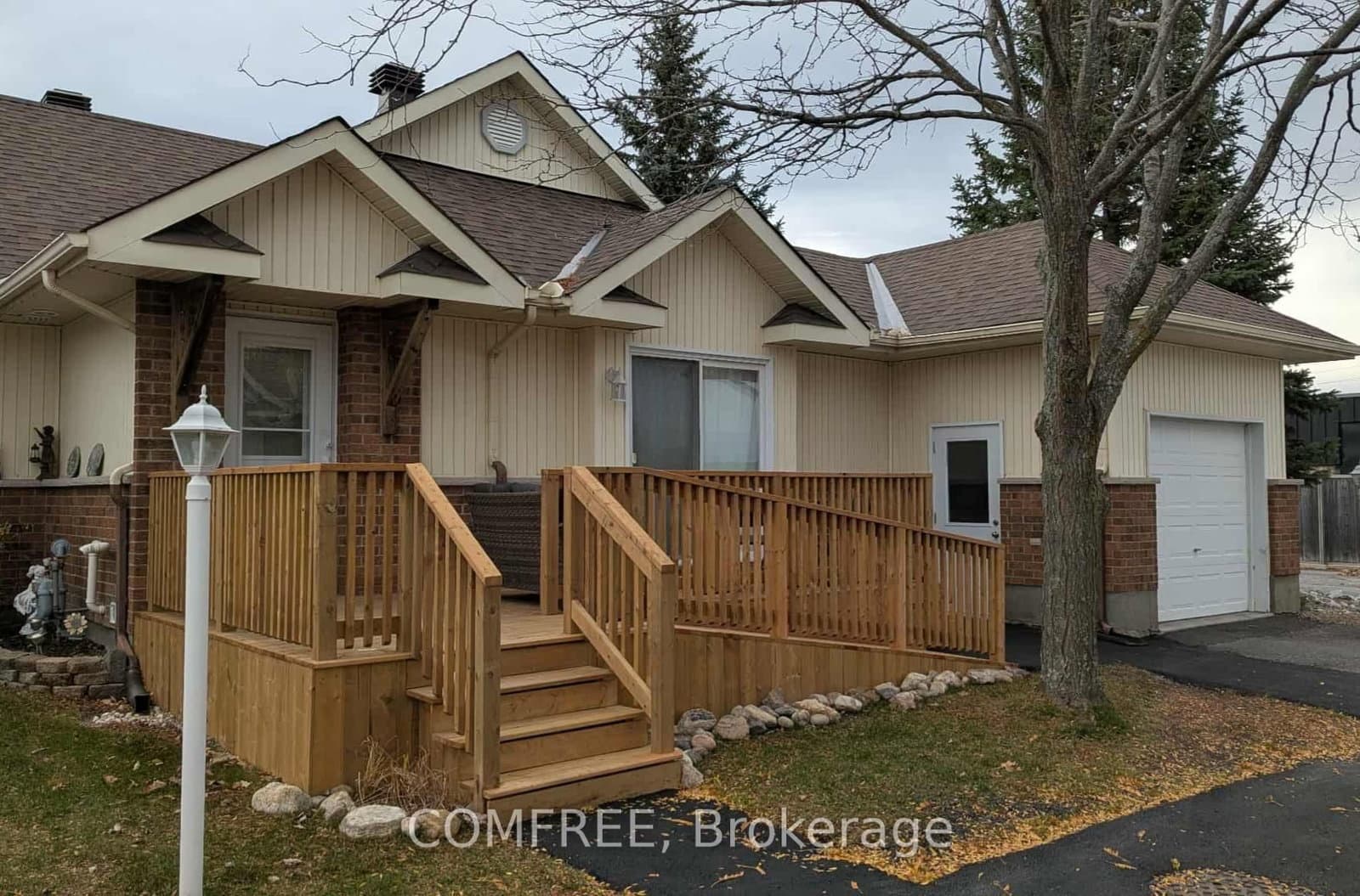 410 Grassendale Private, Richmond, ON — photo 1