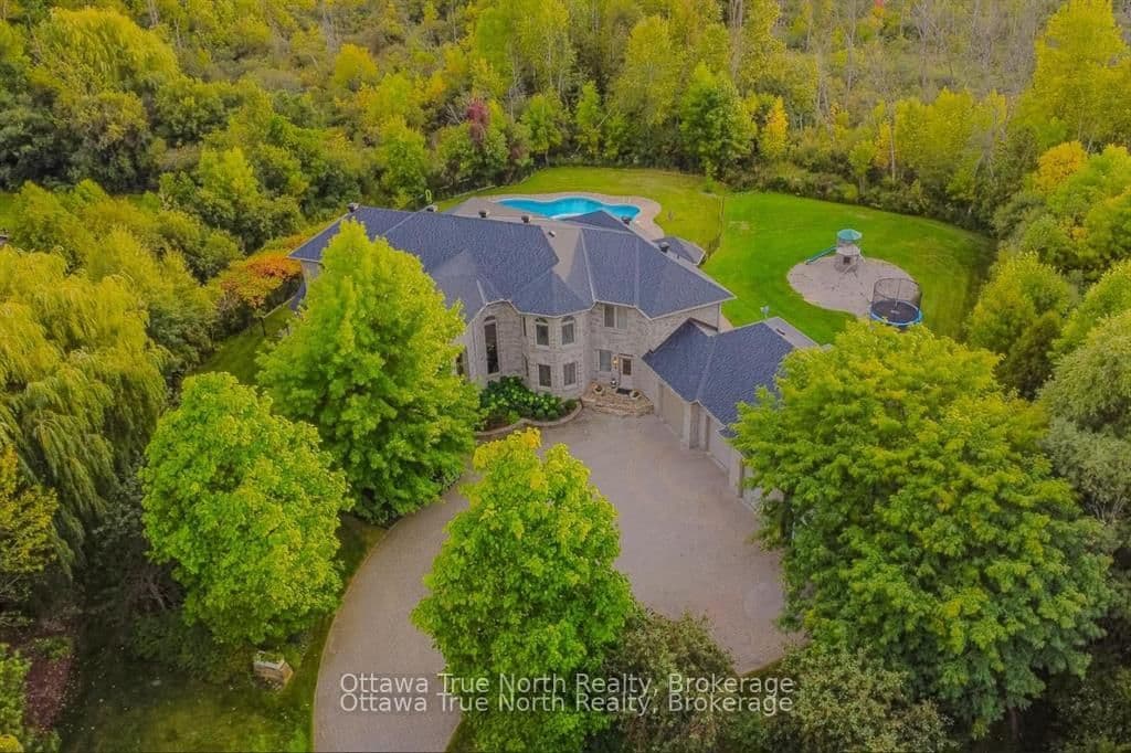 5884 Earlscourt Crescent, Ottawa, ON — photo 3