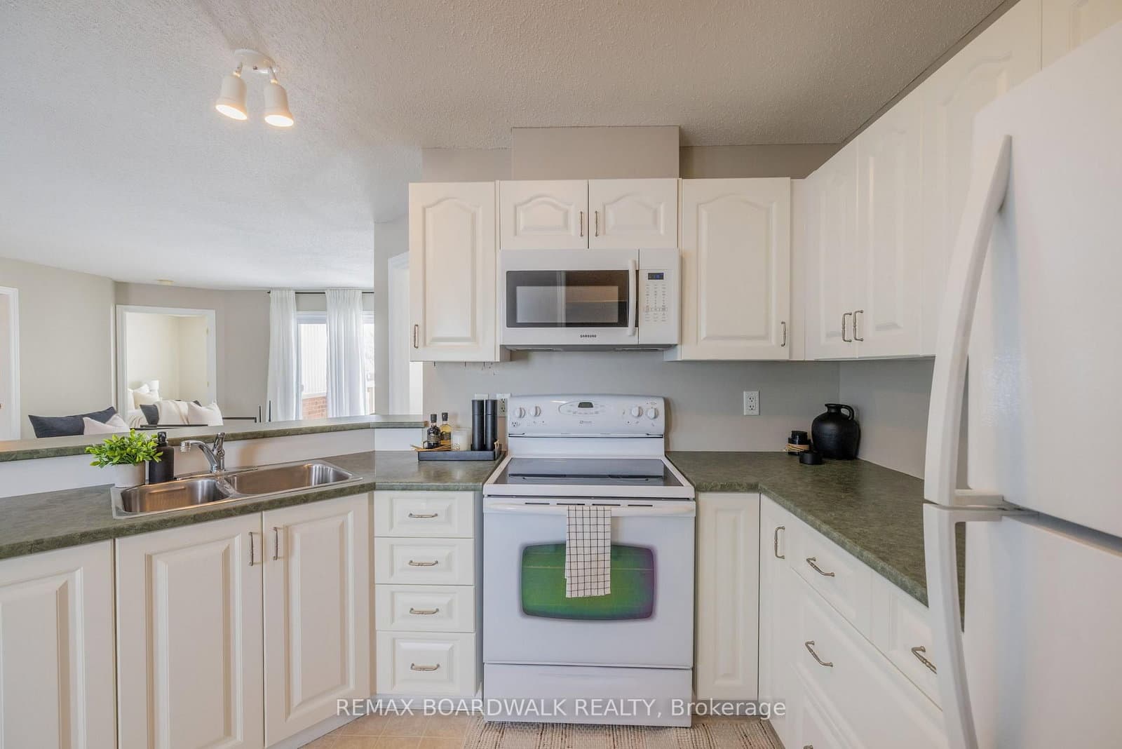 206 Oak Leaf Private, Richmond, ON — photo 5