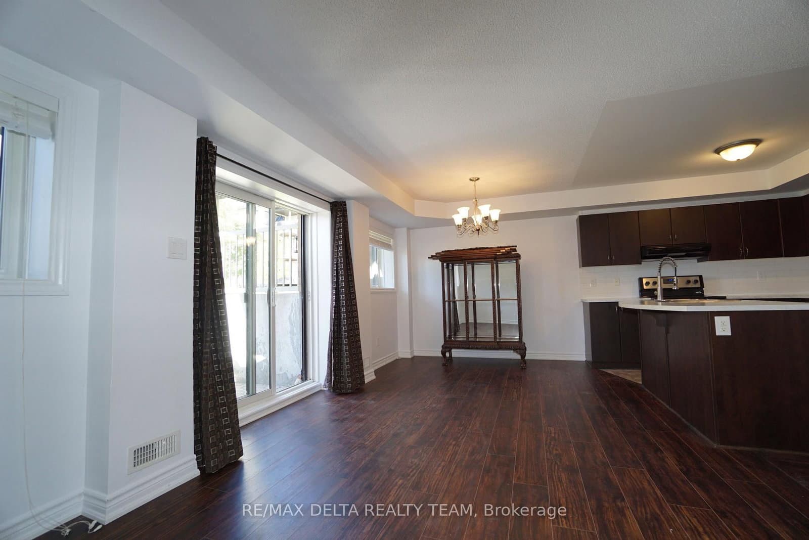 1 - 175 Bluestone Private, Ottawa, ON — photo 2