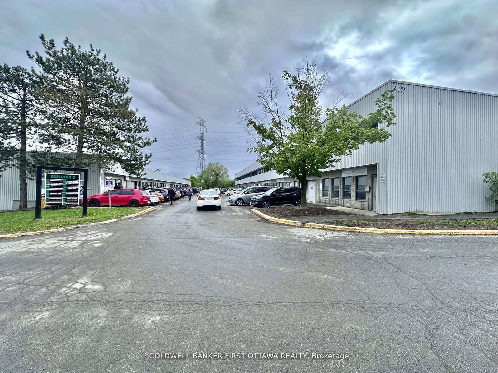 B2 - 2285 St Laurent Boulevard, Ottawa, ON — photo 2
