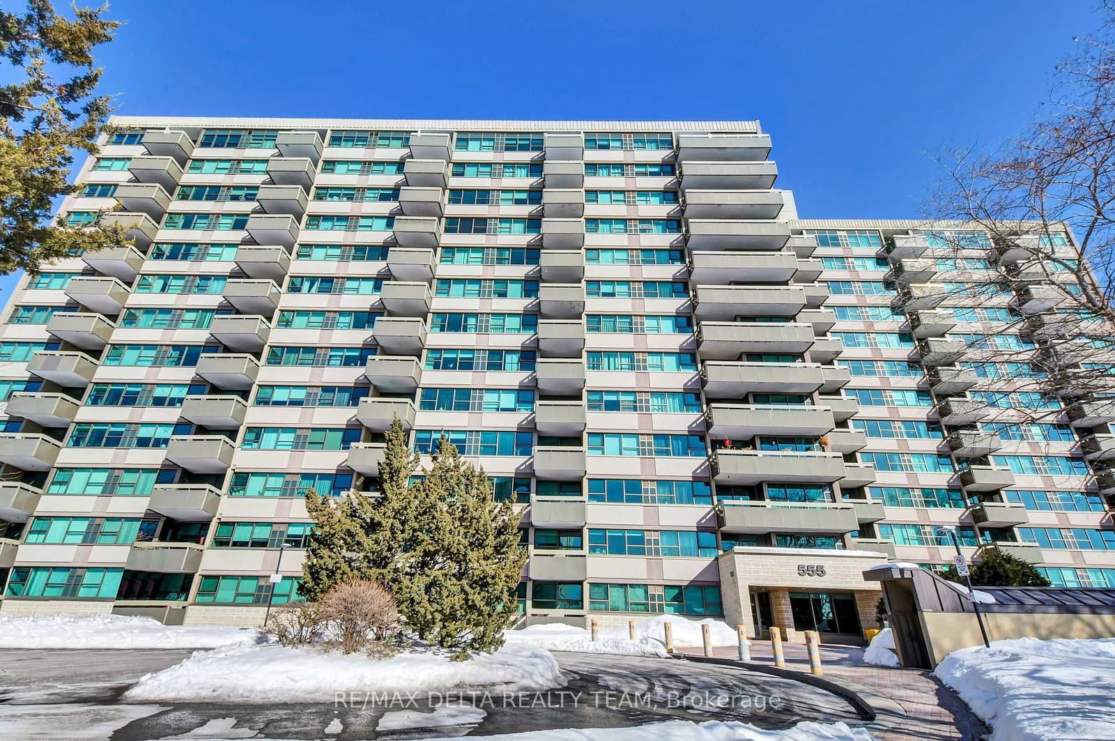 1001 - 555 Brittany Drive, Ottawa, ON