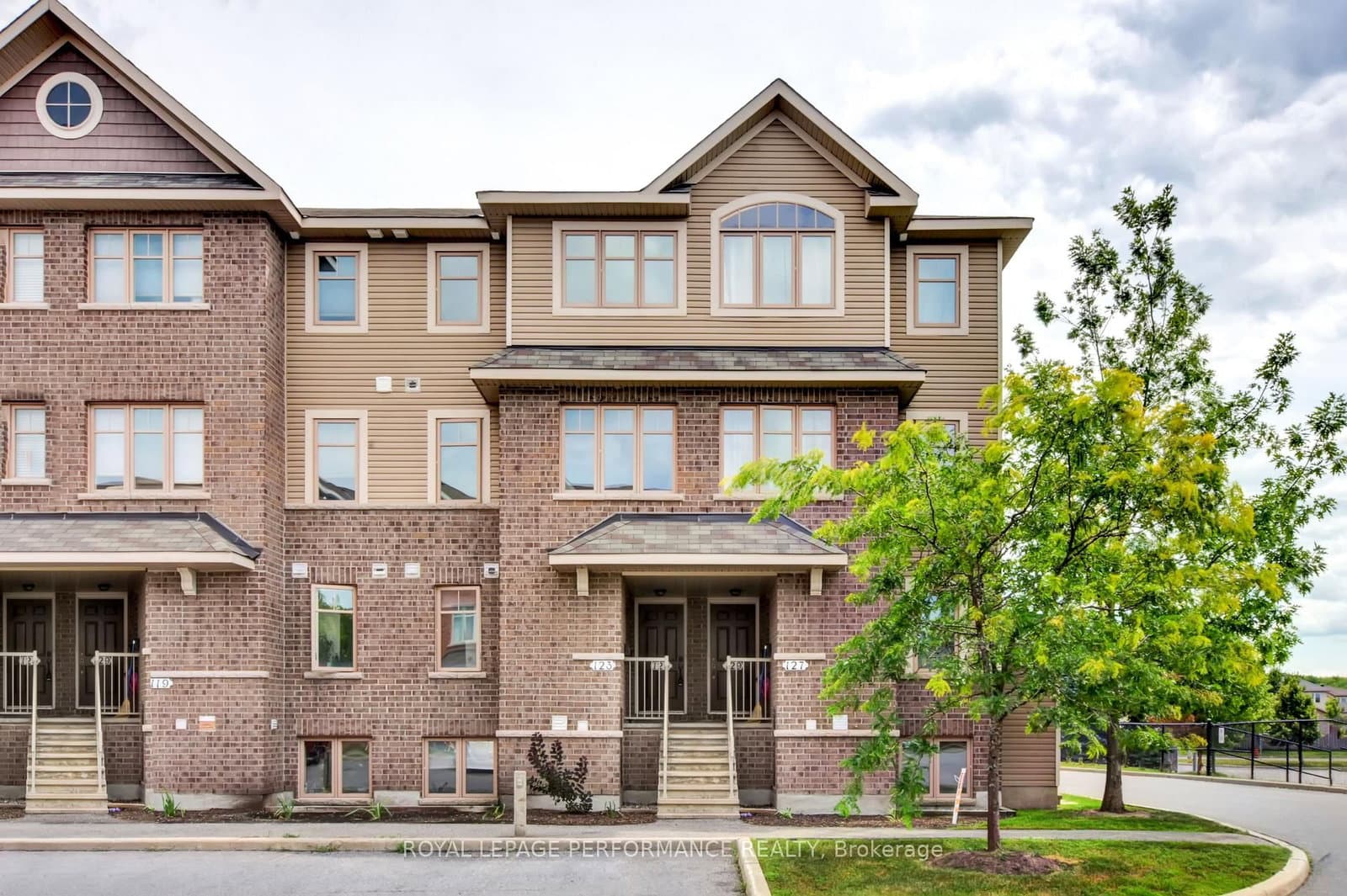 125 Windswept Private, Ottawa, ON