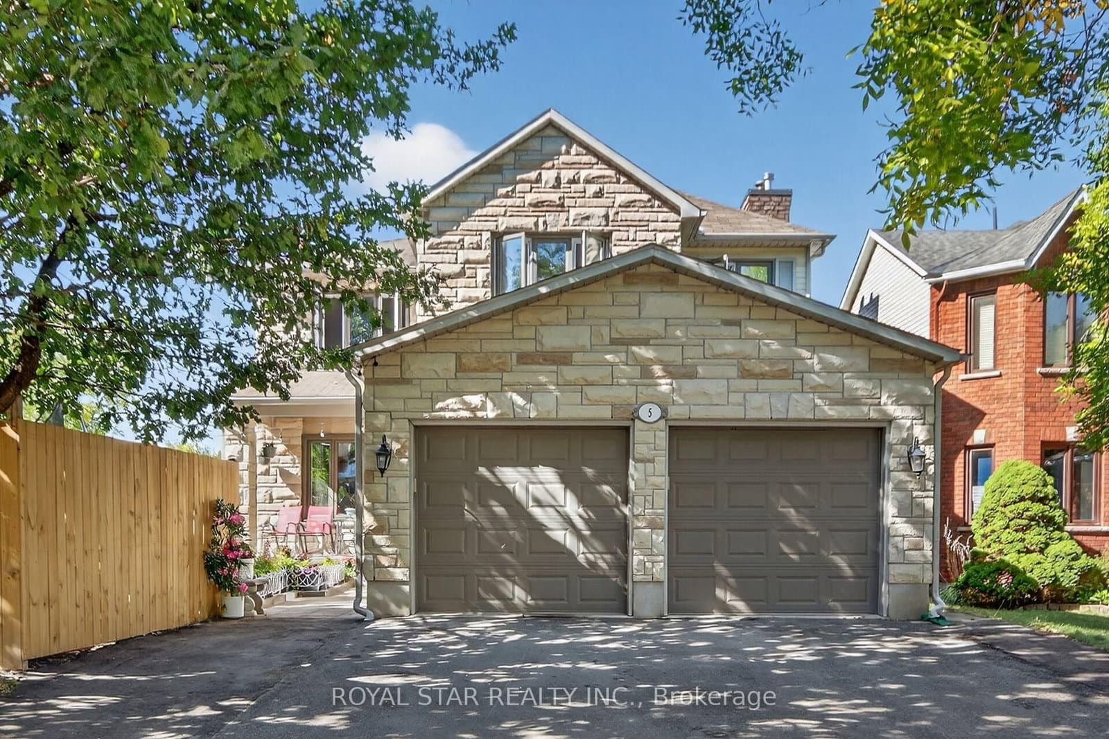 5 Southland Crescent, Ottawa, ON — photo 2