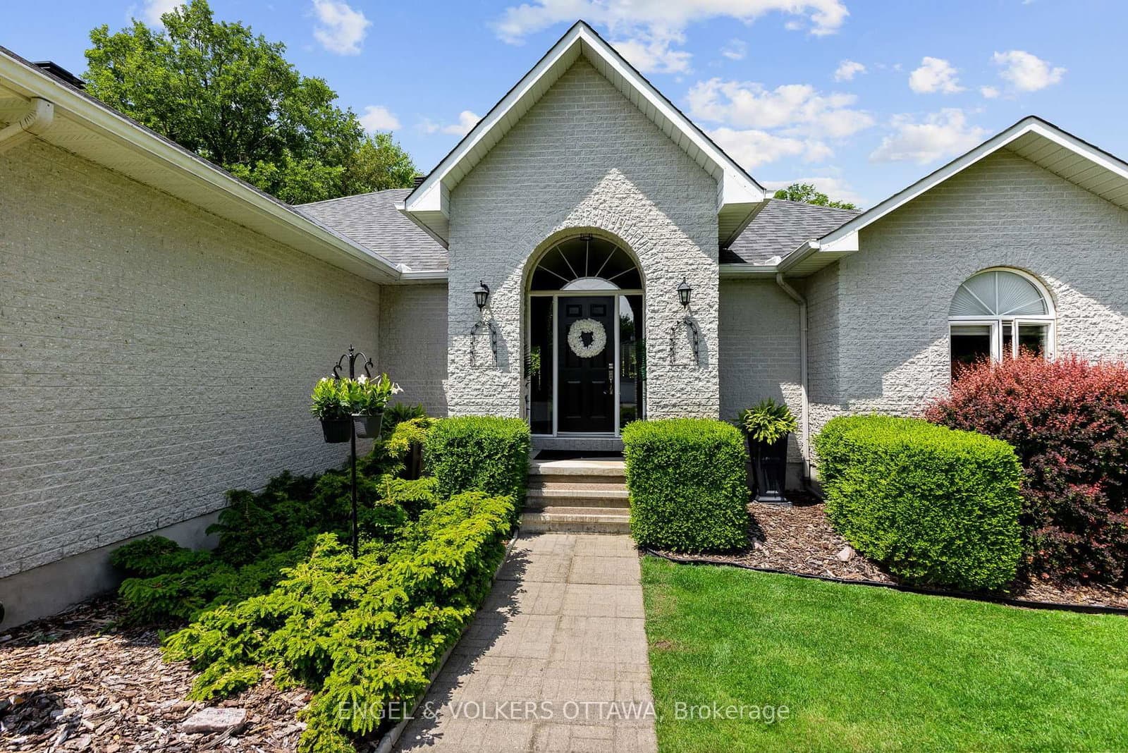 1591 Stephanie Anne Drive, Ottawa, ON — photo 3