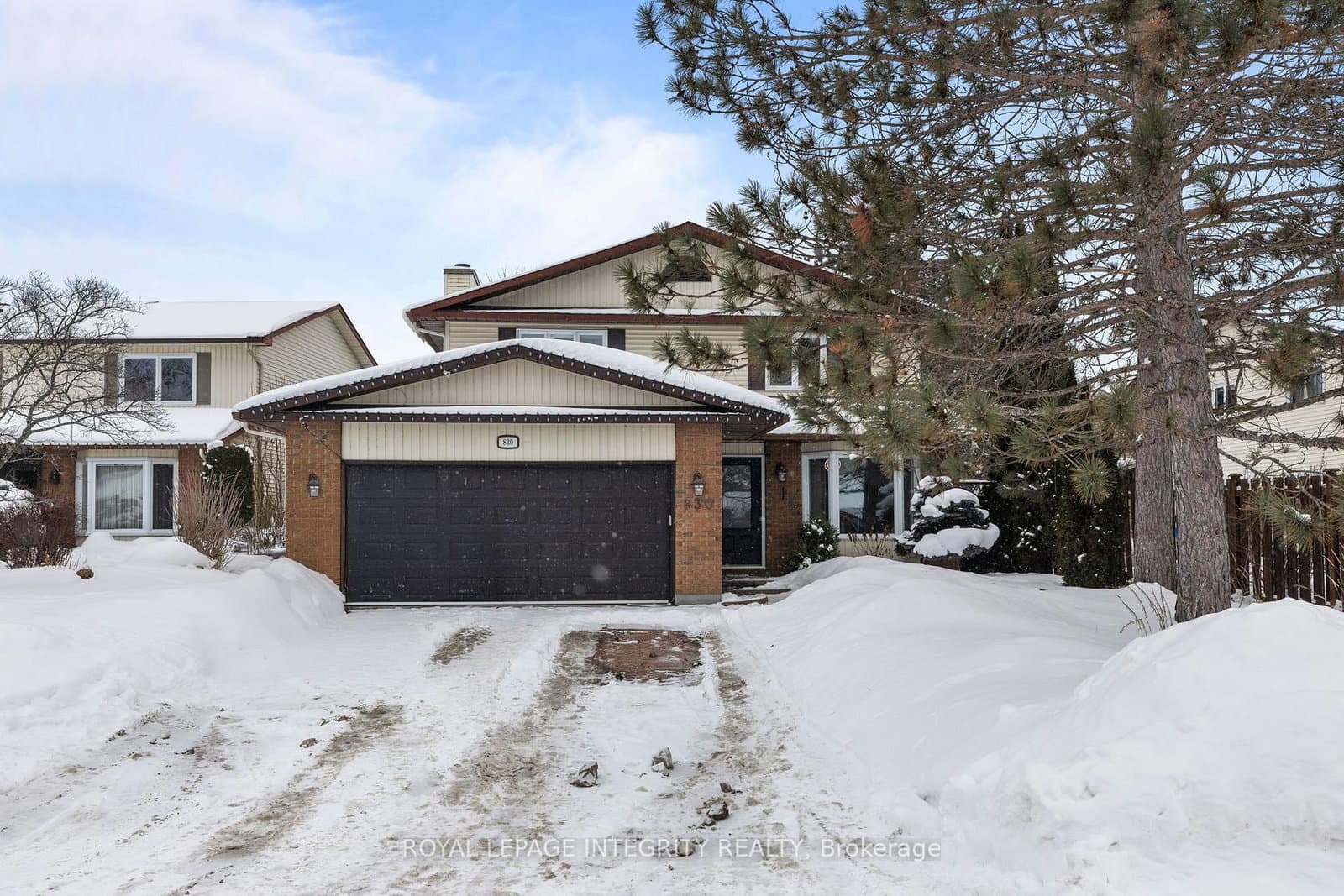 830 Acadian Gardens, Ottawa, ON