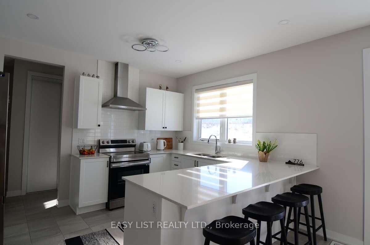 776 Eminence Street, Ottawa, ON — photo 2