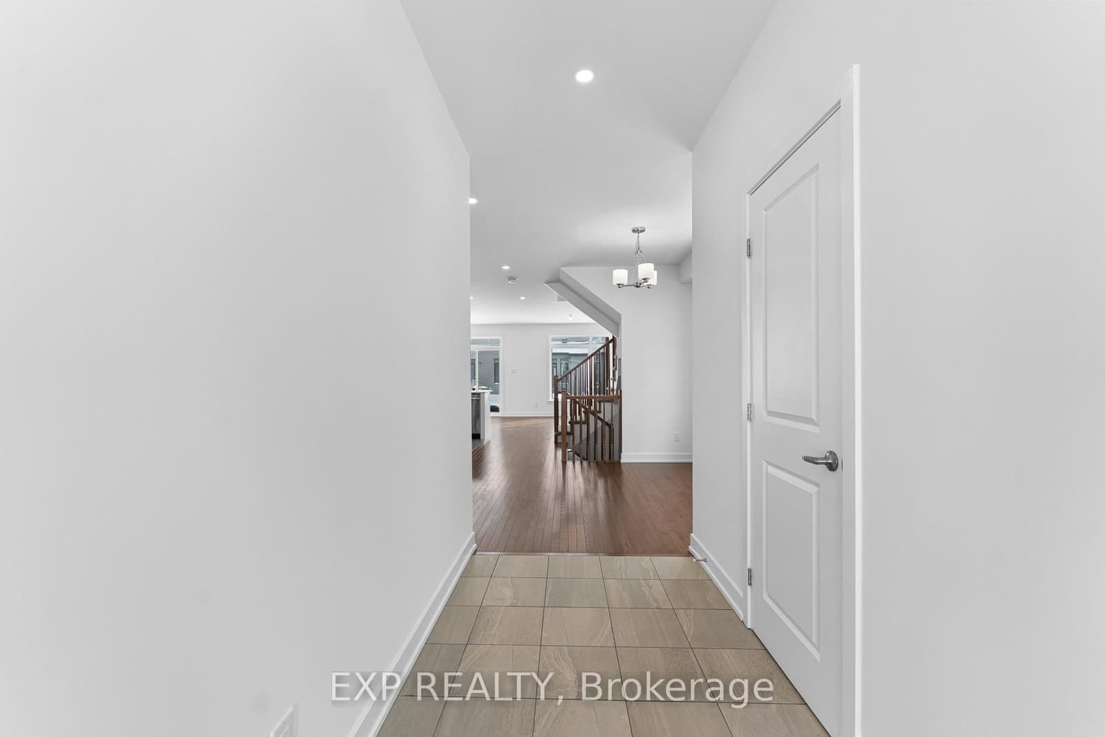 27 Moosonee Crescent, Ottawa, ON — photo 3