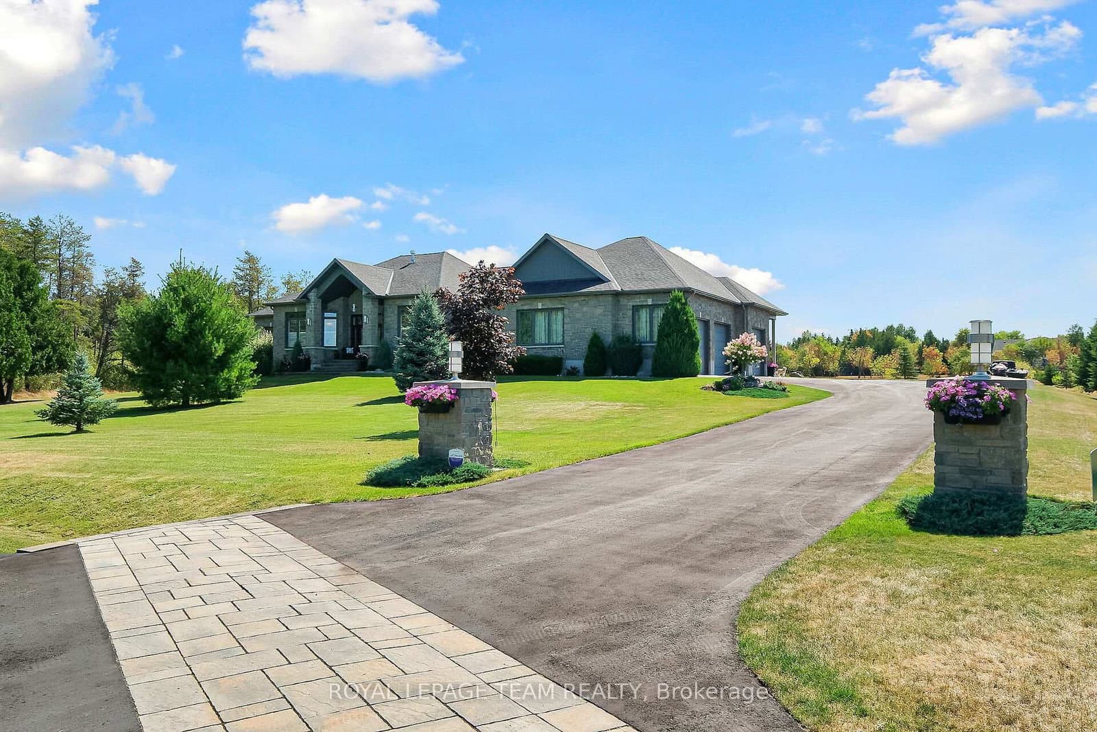 217 Shamus Way, Carp, ON