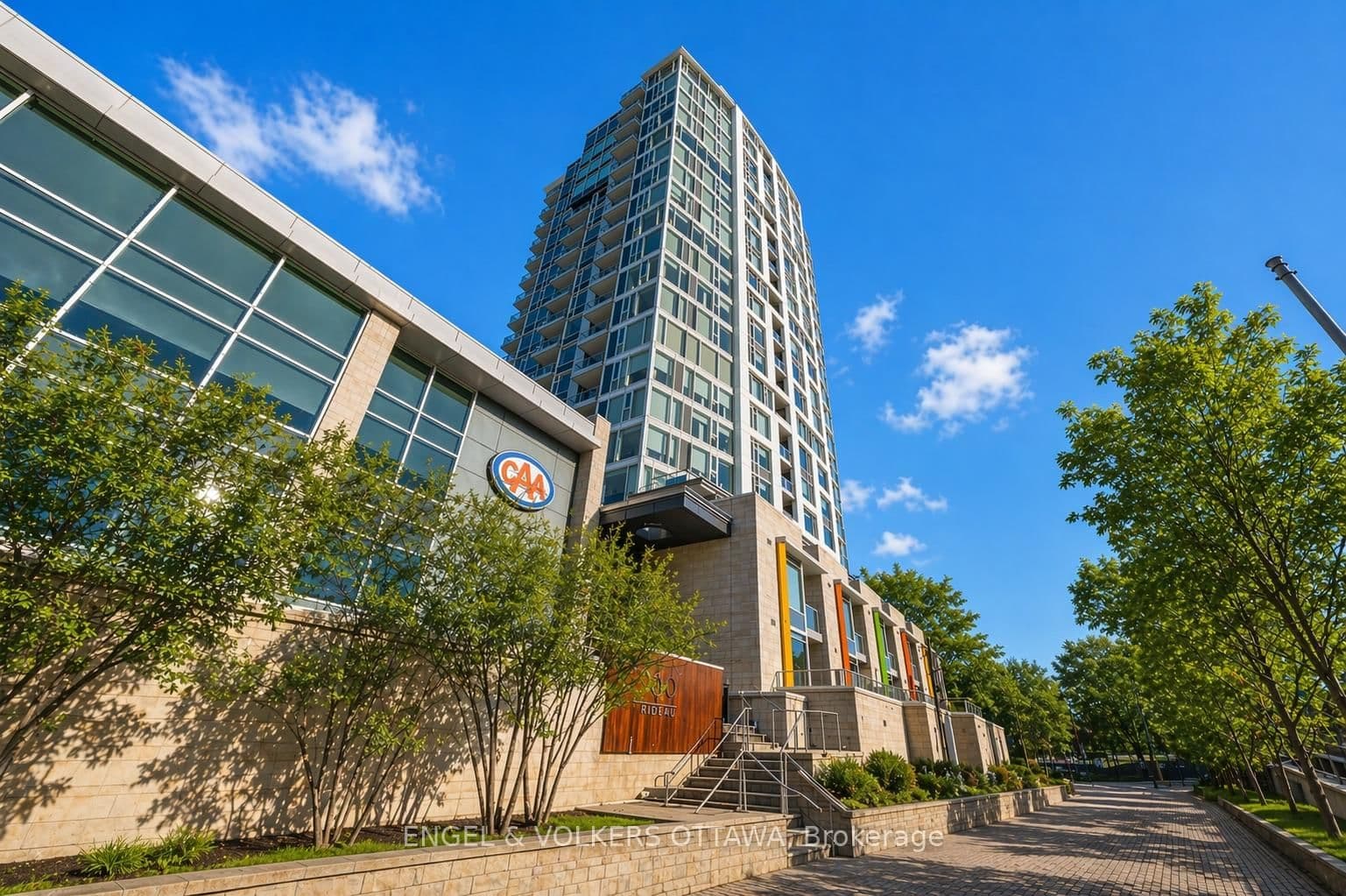 110 - 1035 Bank Street, Ottawa, ON — photo 2