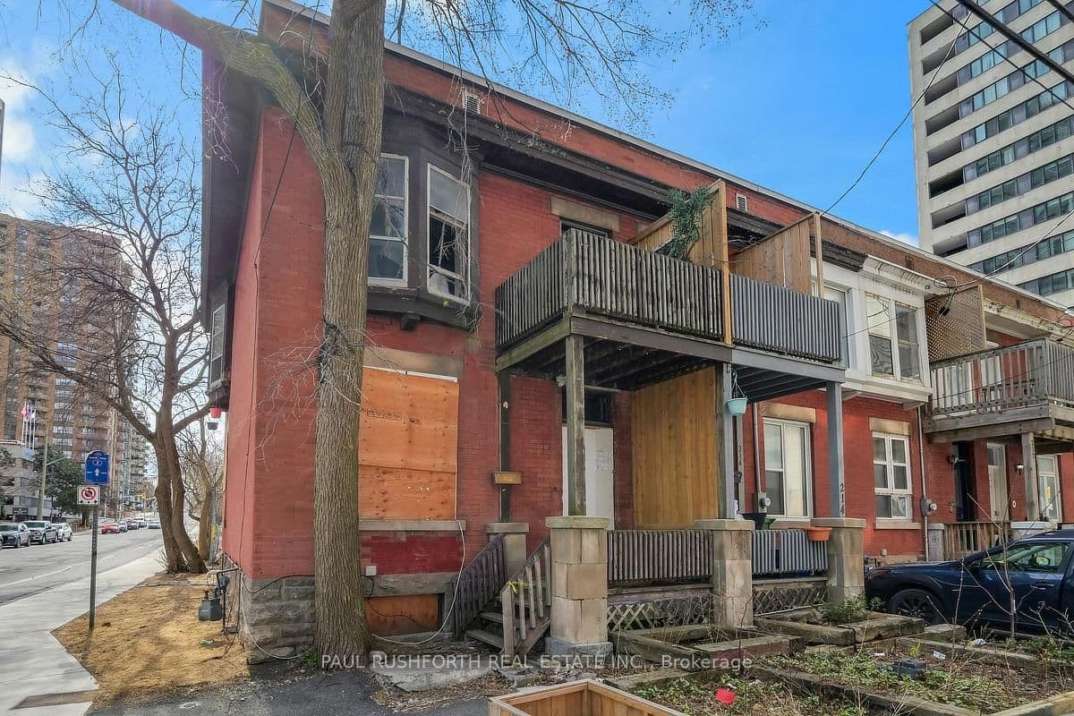 216 Bay Street, Ottawa, ON