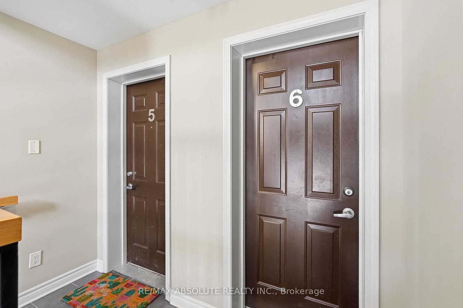 6 - 135 Bluestone Private, Ottawa, ON — photo 3