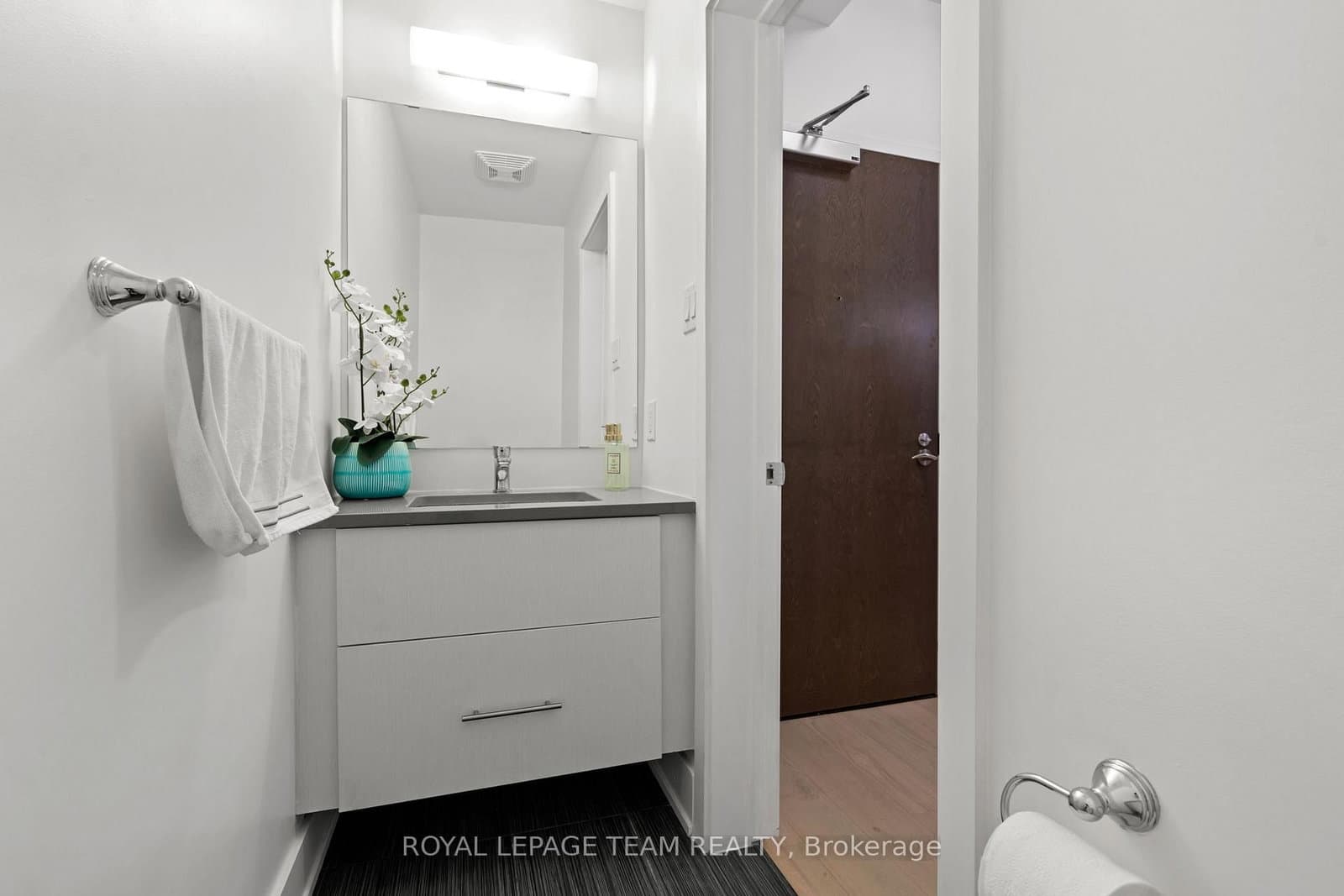 207 - 108 RICHMOND Road, Ottawa, ON — photo 2