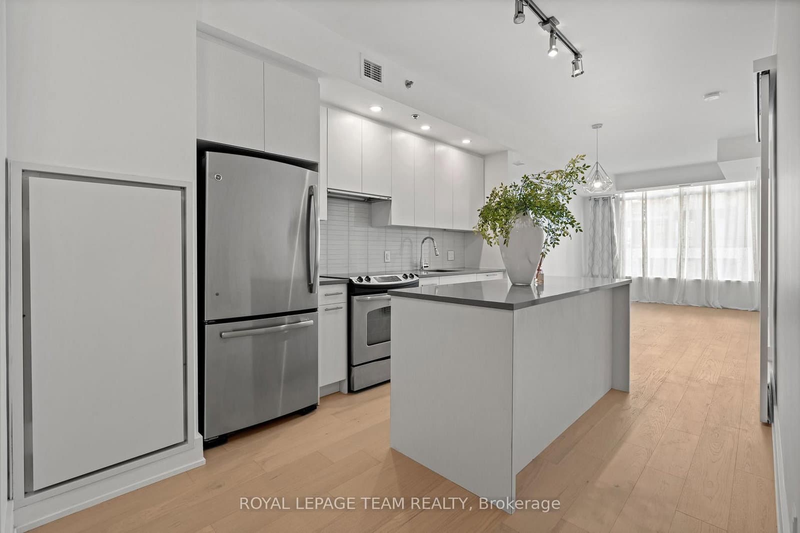 207 - 108 RICHMOND Road, Ottawa, ON — photo 3